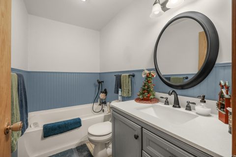 Tiny photo for 4644 Glen Echo Way, Central Point, OR 97502 (MLS # 220213060)