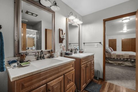 Tiny photo for 4644 Glen Echo Way, Central Point, OR 97502 (MLS # 220213060)