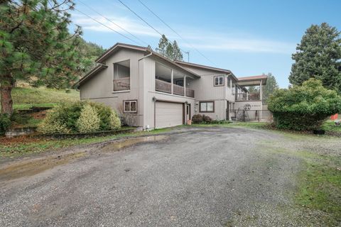 Tiny photo for 4644 Glen Echo Way, Central Point, OR 97502 (MLS # 220213060)