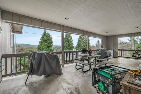 Tiny photo for 4644 Glen Echo Way, Central Point, OR 97502 (MLS # 220213060)
