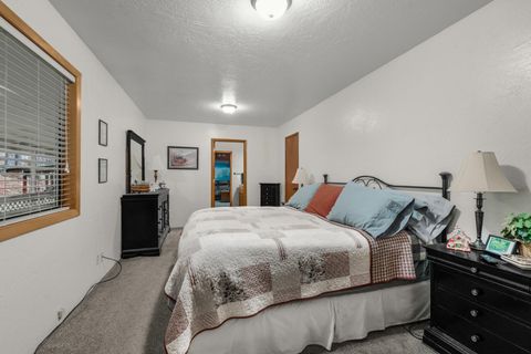 Tiny photo for 4644 Glen Echo Way, Central Point, OR 97502 (MLS # 220213060)