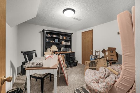 Tiny photo for 4644 Glen Echo Way, Central Point, OR 97502 (MLS # 220213060)