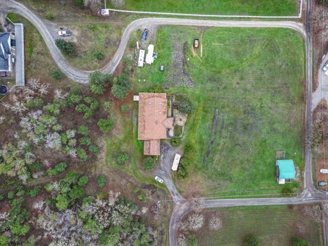 Tiny photo for 4644 Glen Echo Way, Central Point, OR 97502 (MLS # 220213060)