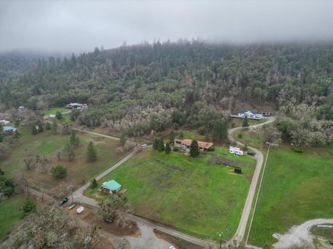 Tiny photo for 4644 Glen Echo Way, Central Point, OR 97502 (MLS # 220213060)