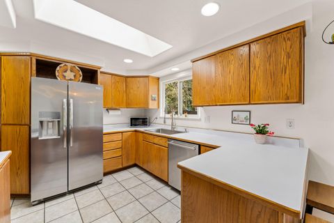 Tiny photo for 1500 NW B Street, Grants Pass, OR 97526 (MLS # 220219535)