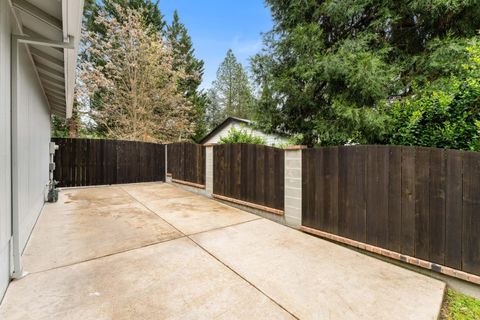 Tiny photo for 1500 NW B Street, Grants Pass, OR 97526 (MLS # 220219535)