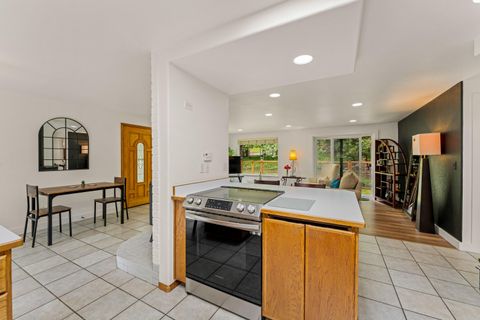Tiny photo for 1500 NW B Street, Grants Pass, OR 97526 (MLS # 220219535)