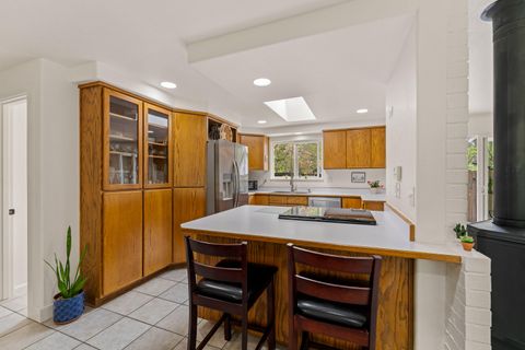 Tiny photo for 1500 NW B Street, Grants Pass, OR 97526 (MLS # 220219535)