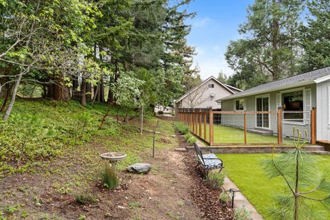 Tiny photo for 1500 NW B Street, Grants Pass, OR 97526 (MLS # 220219535)