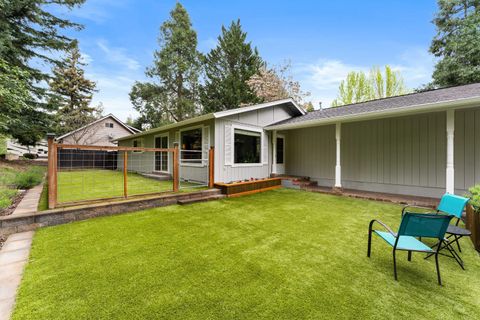 Tiny photo for 1500 NW B Street, Grants Pass, OR 97526 (MLS # 220219535)