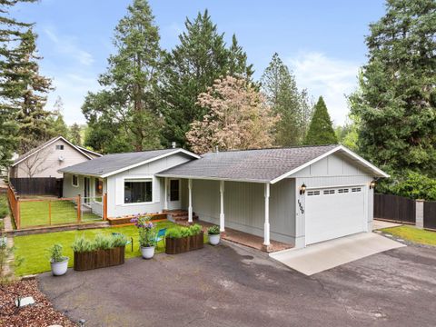 Photo of 1500 NW B Street, Grants Pass, OR 97526 (MLS # 220219535)