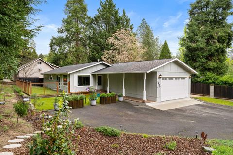 Tiny photo for 1500 NW B Street, Grants Pass, OR 97526 (MLS # 220219535)