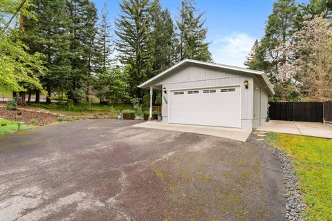 Tiny photo for 1500 NW B Street, Grants Pass, OR 97526 (MLS # 220219535)