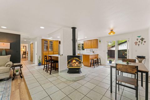 Tiny photo for 1500 NW B Street, Grants Pass, OR 97526 (MLS # 220219535)