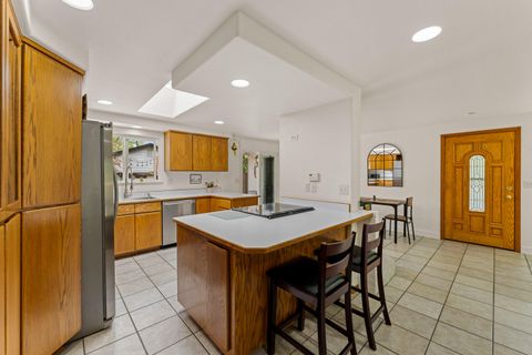 Tiny photo for 1500 NW B Street, Grants Pass, OR 97526 (MLS # 220219535)