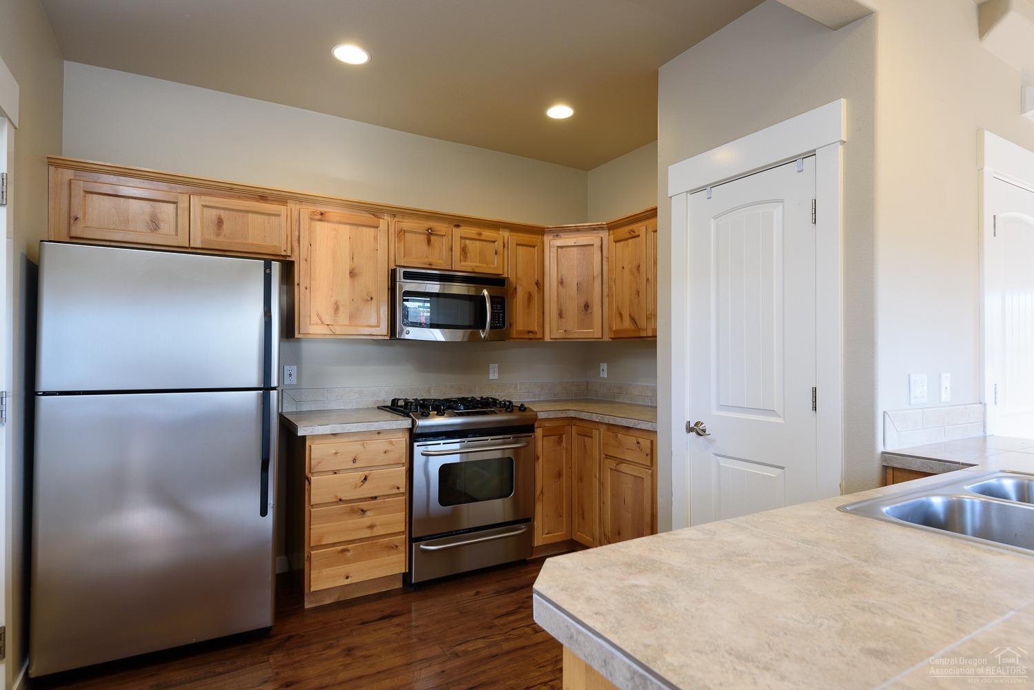 27th Street Crossing - Residential