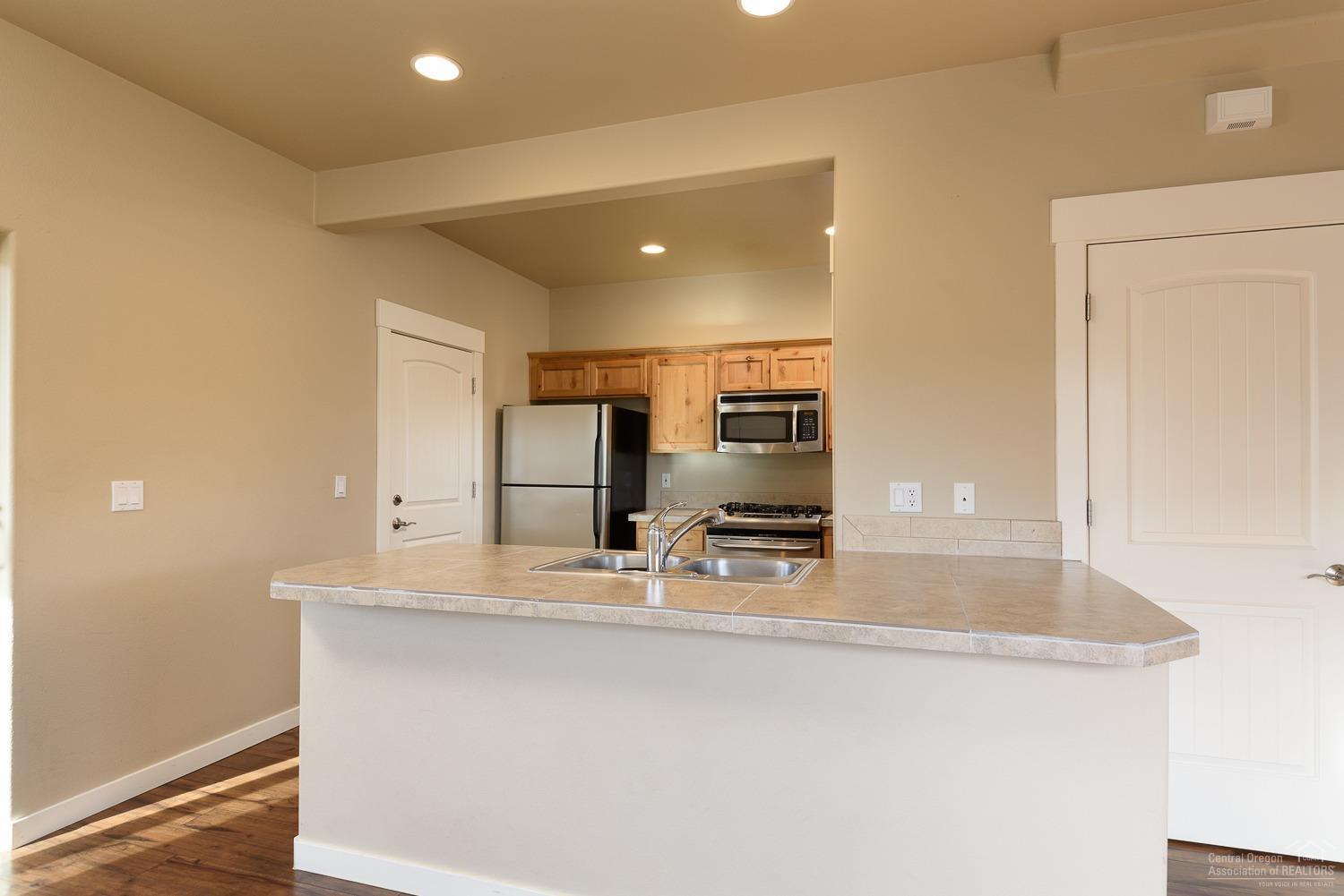 27th Street Crossing - Residential