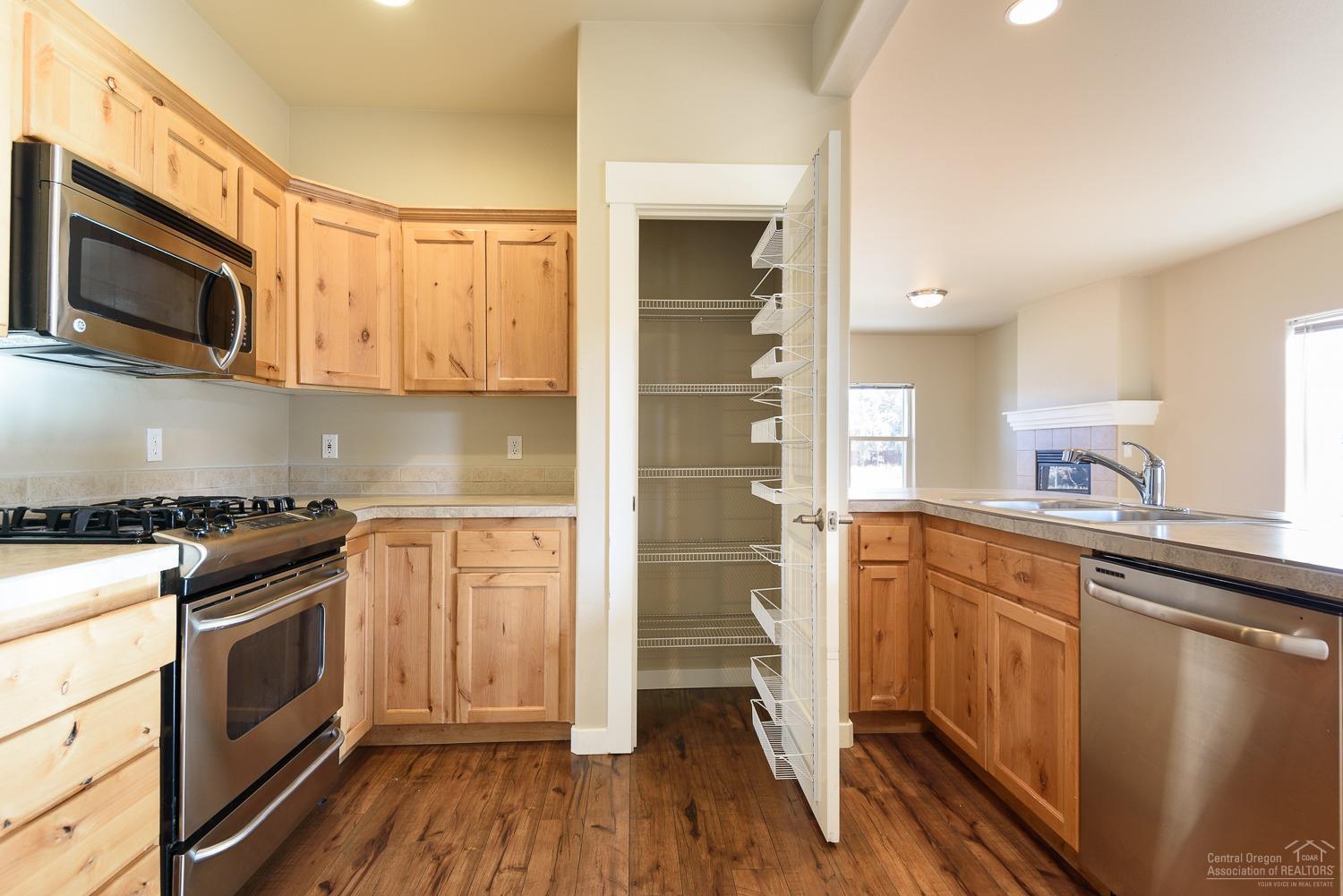 27th Street Crossing - Residential