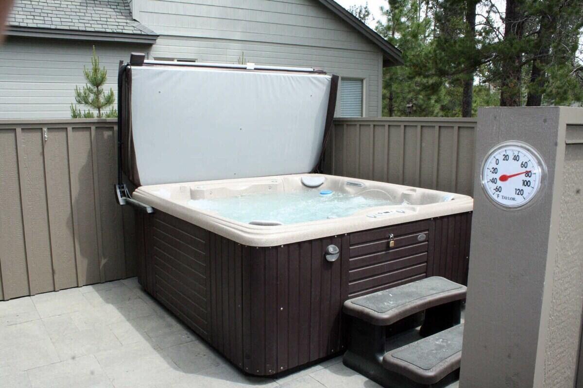 Fairway Crest Village - Residential