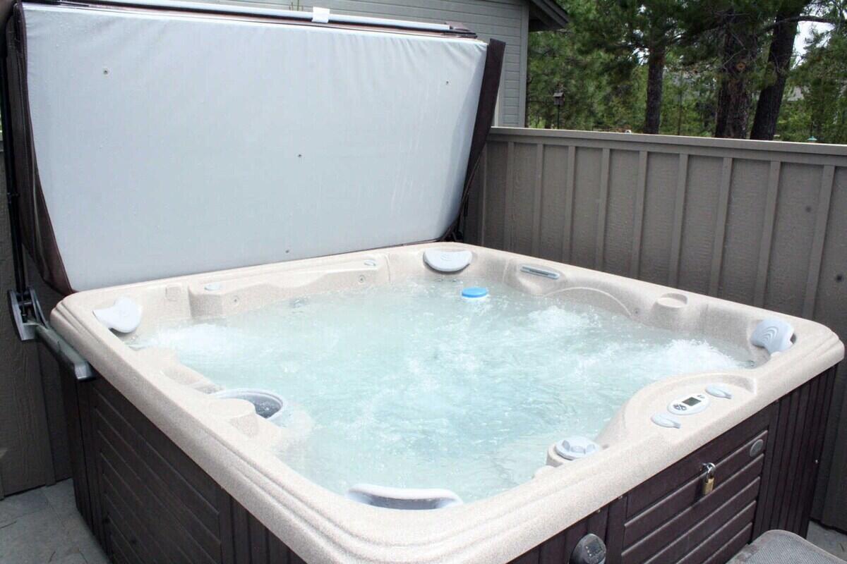 Fairway Crest Village - Residential