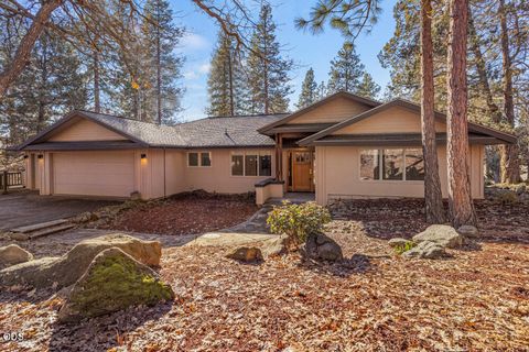 Photo of 11138 Merganser Road, Klamath Falls, OR 97601 (MLS # 220223409)