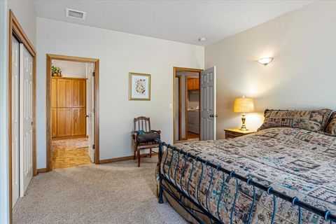 Tiny photo for 387 Goshawk Court, Redmond, OR 97756 (MLS # 220217634)