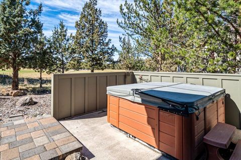 Tiny photo for 387 Goshawk Court, Redmond, OR 97756 (MLS # 220217634)