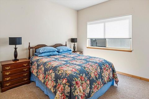 Tiny photo for 387 Goshawk Court, Redmond, OR 97756 (MLS # 220217634)