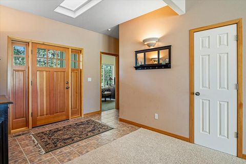 Tiny photo for 387 Goshawk Court, Redmond, OR 97756 (MLS # 220217634)