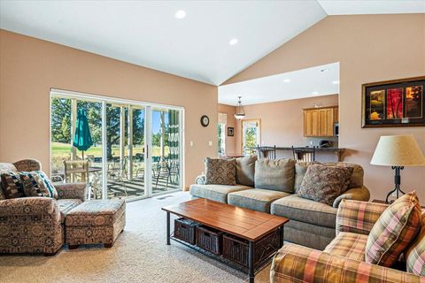 Tiny photo for 387 Goshawk Court, Redmond, OR 97756 (MLS # 220217634)