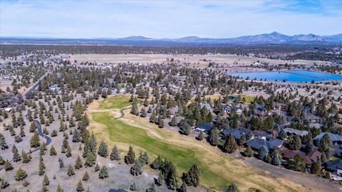 Tiny photo for 387 Goshawk Court, Redmond, OR 97756 (MLS # 220217634)