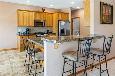 Tiny photo for 387 Goshawk Court, Redmond, OR 97756 (MLS # 220217634)