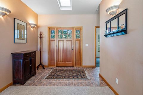 Tiny photo for 387 Goshawk Court, Redmond, OR 97756 (MLS # 220217634)