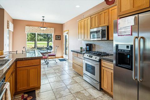 Tiny photo for 387 Goshawk Court, Redmond, OR 97756 (MLS # 220217634)