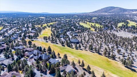 Tiny photo for 387 Goshawk Court, Redmond, OR 97756 (MLS # 220217634)