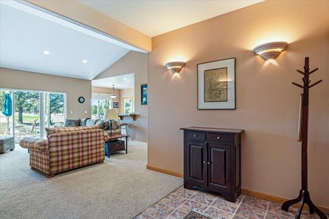 Tiny photo for 387 Goshawk Court, Redmond, OR 97756 (MLS # 220217634)