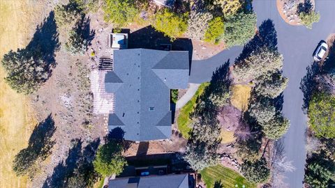 Tiny photo for 387 Goshawk Court, Redmond, OR 97756 (MLS # 220217634)