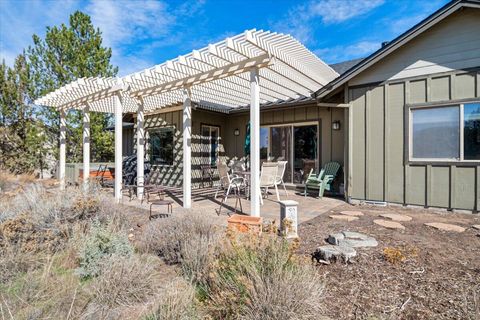 Tiny photo for 387 Goshawk Court, Redmond, OR 97756 (MLS # 220217634)