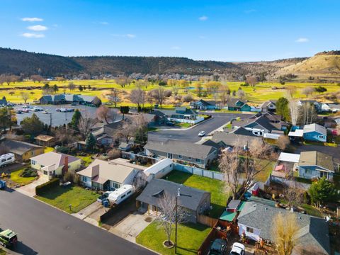Tiny photo for 305 SW Ewen Street, Prineville, OR 97754 (MLS # 220213169)