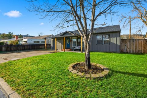 Tiny photo for 305 SW Ewen Street, Prineville, OR 97754 (MLS # 220213169)