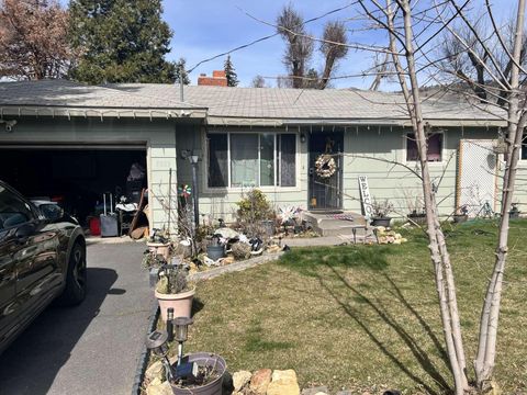 Tiny photo for 5829 Cheyne Avenue, Klamath Falls, OR 97603 (MLS # 220217140)