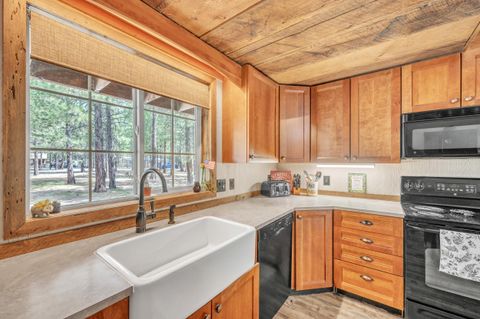 Tiny photo for 15408 Ponderosa Loop, La Pine, OR 97739 (MLS # 220203701)