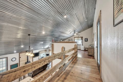 Tiny photo for 15408 Ponderosa Loop, La Pine, OR 97739 (MLS # 220203701)