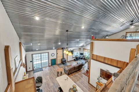 Tiny photo for 15408 Ponderosa Loop, La Pine, OR 97739 (MLS # 220203701)