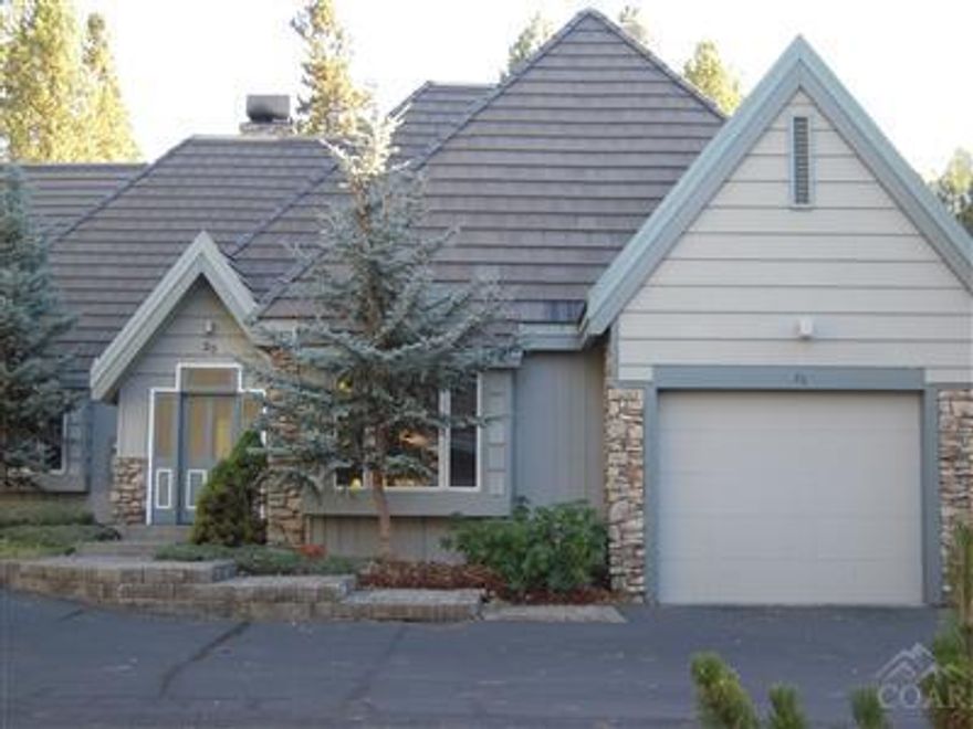 TH#20-B -- 20% Deeded ownership in this large beautifully decorated and furnished townhome. StoneRidge Townhomes has a clubhouse with a pool, workout room, jacuzzi/hot tub, steam room and sauna. There are 2 tennis courts and bikes available. A professional management team is onsite to assist with any needs owners may have. This home is a rental option home and weeks can be exchanged through RCI. Home fully refurbished in March 2011 including new granite counter tops.