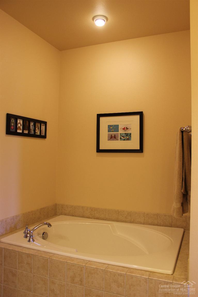 The Bluffs River Ben - Residential