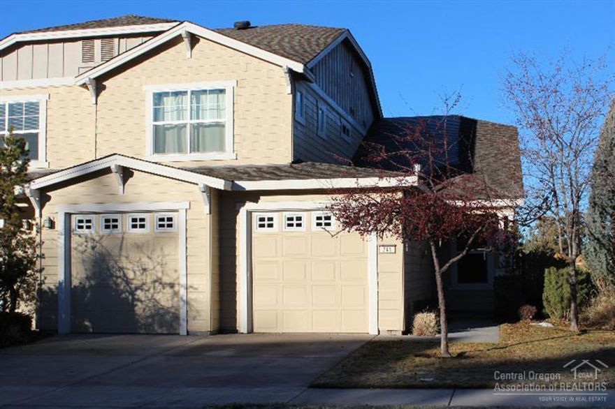 Enjoy the Old Mill & Cascade Mountain views, stroll through the Old Mill Shops and walk along the Deschutes River Trail. This town home in The Bluffs offers a versatile floor plan with Master Bedroom on the main level, open Kitchen, Dining & Living Room, tall ceilings and views from almost every room. Enjoy the Bend life, sit on the back patio and watch the sunset above the Old Mill. Are you ready to call this clean, comfortable home your own?