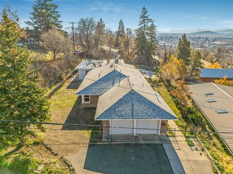 Tiny photo for 2046 Huron Street, Klamath Falls, OR 97601 (MLS # 220212361)