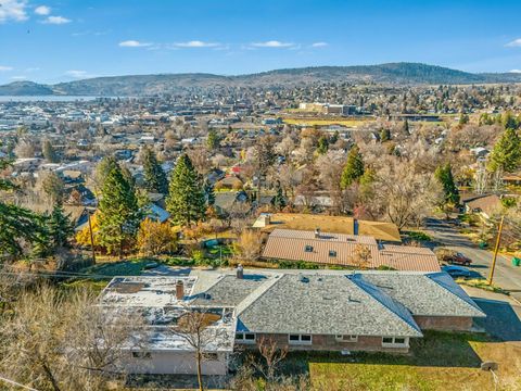 Tiny photo for 2046 Huron Street, Klamath Falls, OR 97601 (MLS # 220212361)