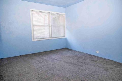 Tiny photo for 2046 Huron Street, Klamath Falls, OR 97601 (MLS # 220212361)